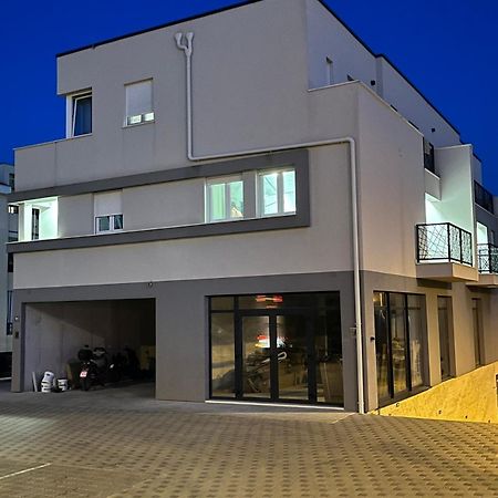 Apartments With A Parking Space Kastel Stafilic, Kastela - 22533 Buitenkant foto